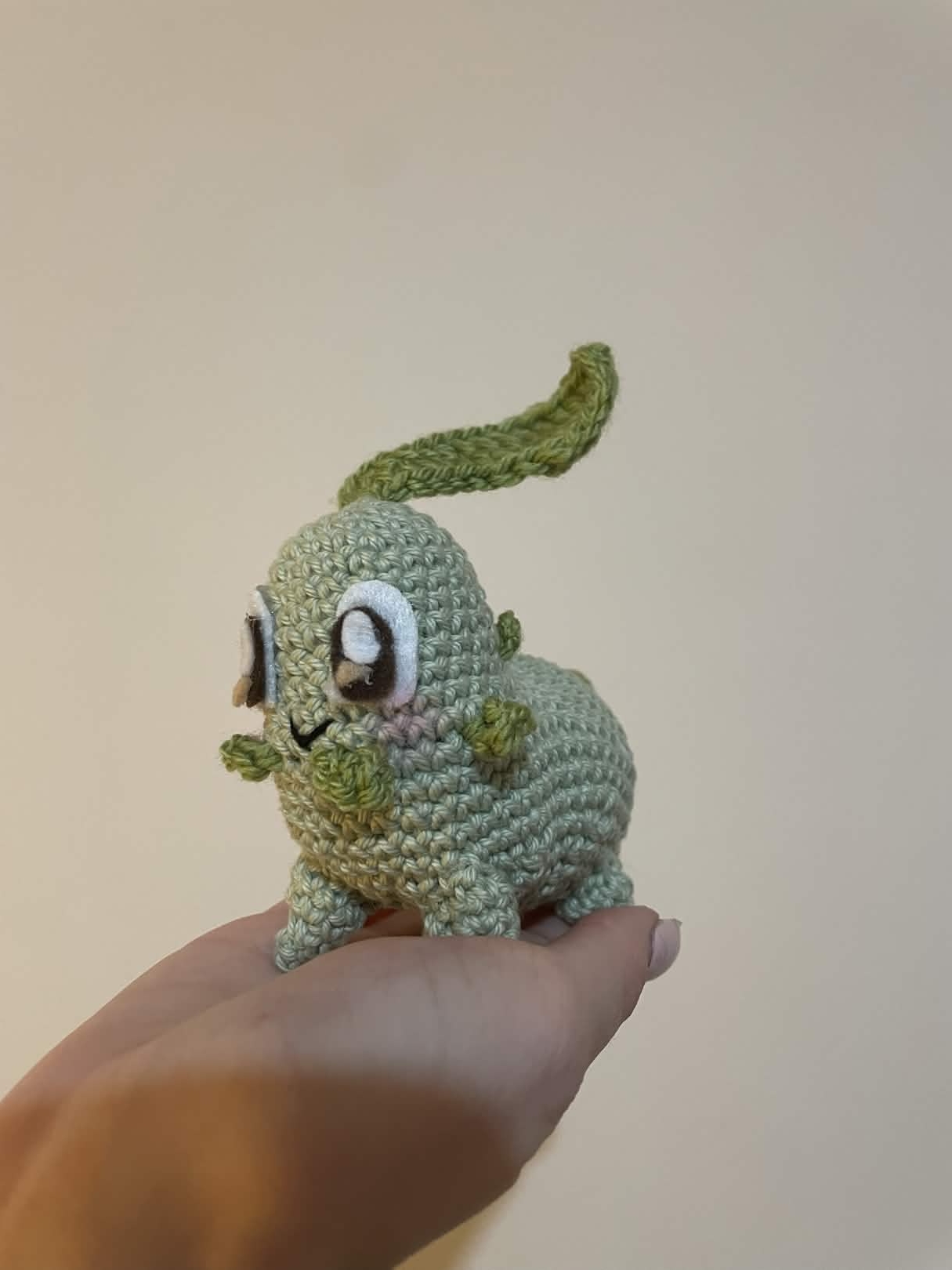 Poke Grass Bean Figure